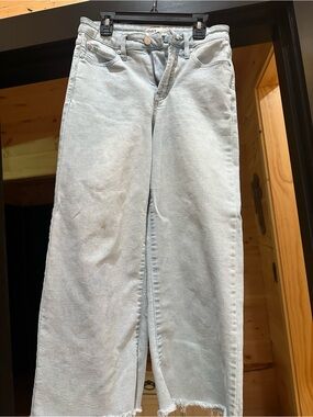 Oat New York Light Blue Straight-Leg Jean Capris with Raw Hem